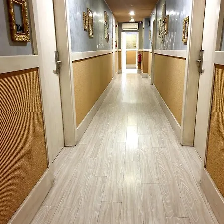 H Hotel 3*