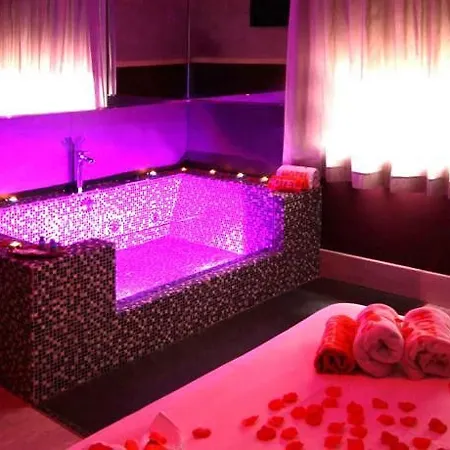Hotel H